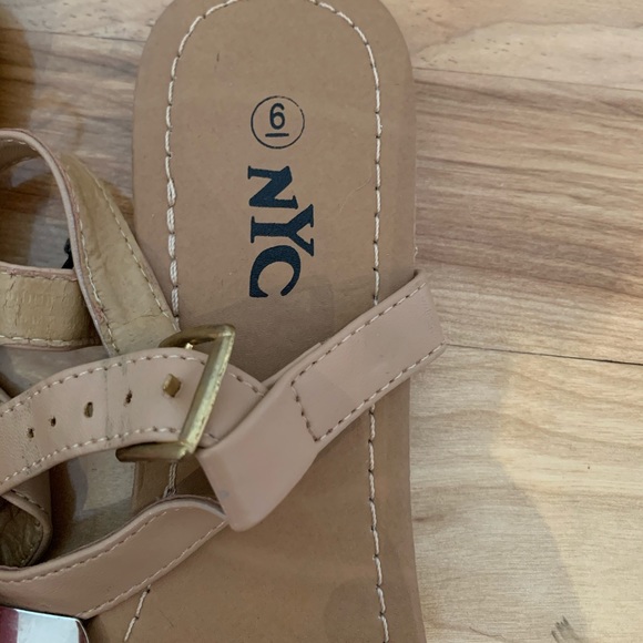 NYC Sandals - Picture 5 of 9